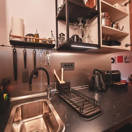 Apartment Music Xperience Studio- Comfy Basement For Music Lovers *