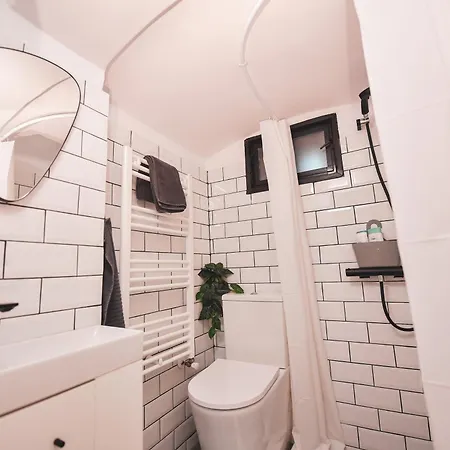 Music Xperience Studio- Comfy Basement For Music Lovers Apartment *