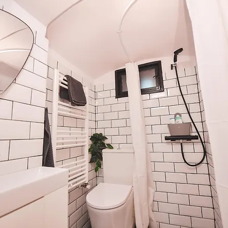 Music Xperience Studio- Comfy Basement For Music Lovers Timişoara